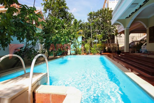 Spacious 7 bedrooms villa with Swimming Pool for rent in Tonle Bassac Area (Close to BKK1)