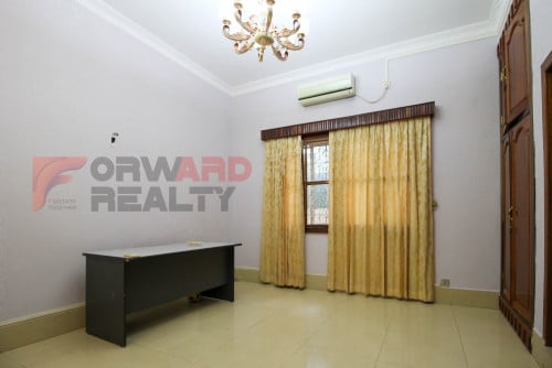 Spacious 7 bedrooms villa with Swimming Pool for rent in Tonle Bassac Area (Close to BKK1)