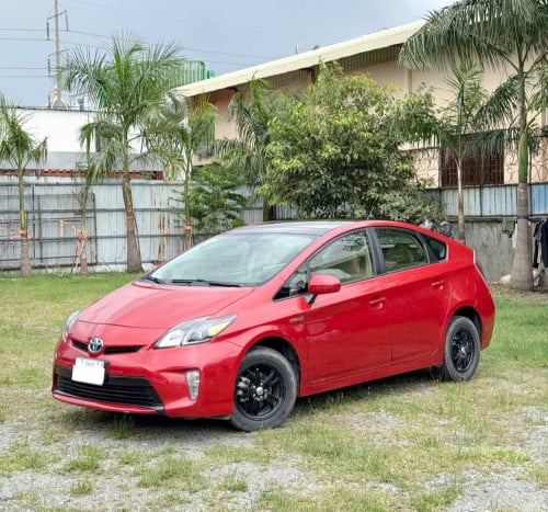 Toyota Prius 2012 Solar 17000$ ចរចា
