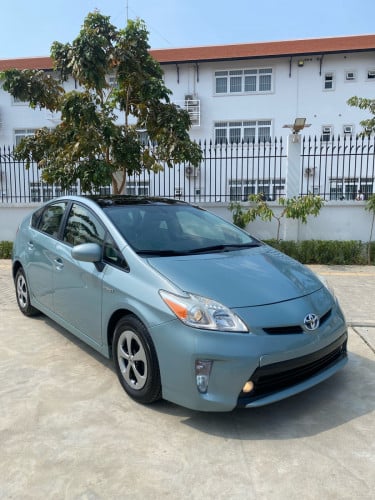 Toyota Prius Deluxe sorla 2012