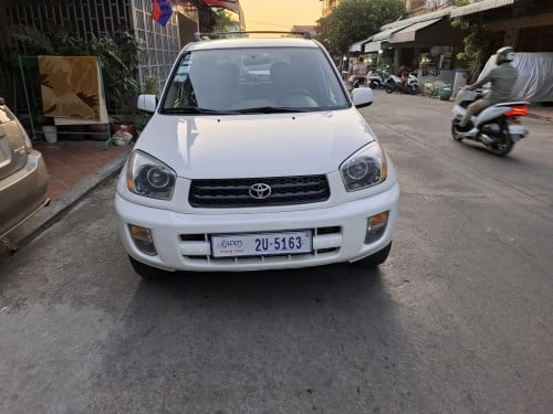 TOYOTA RAV4L 2002ប៉ុង1 ក្នុងលឿង