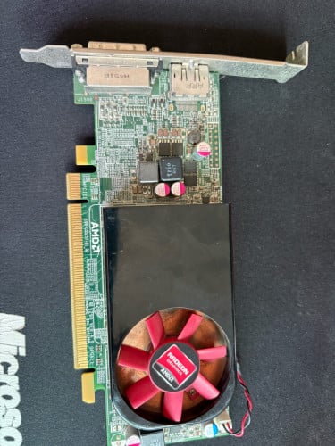VGA Radeon R7 2G DDR3