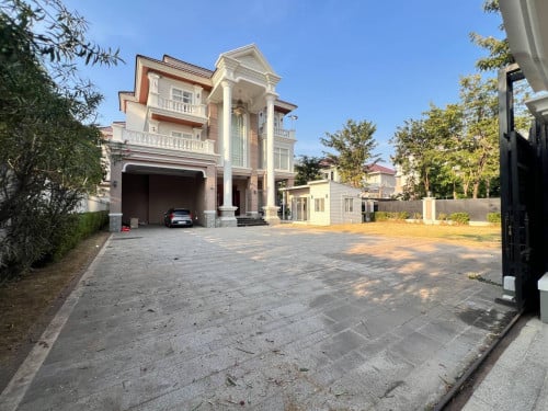 Villa for RENT! • Location: Borey PH Boueng Snor.