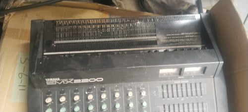 Yamaha EMX 2200