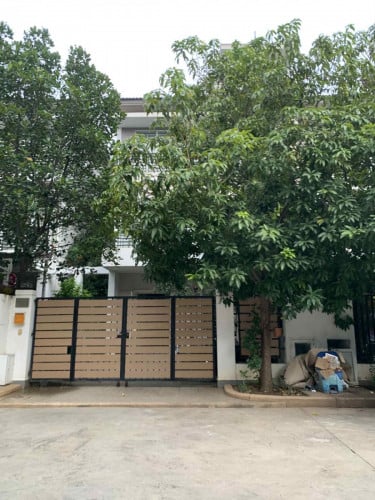 វិឡា​ភ្លោះ​សំរាប់​ជួល​