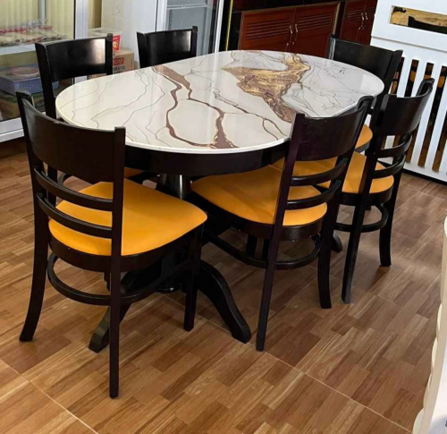 តុឈុតបាយ