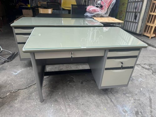 តុដែកបុគ្គលឹក