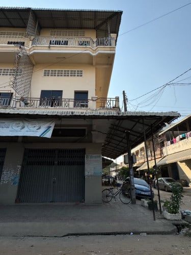 ផ្ទះល្វែងកែងសំរាប់លក់