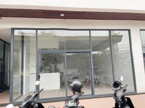 ហាងកាហ្វេដេគ័ររួចស្រេចសំរាប់ជួល