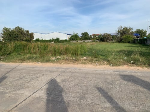 ដីលក់ជិតគុកព្រៃសរ