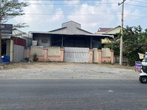 ឃ្លាំងអាជីវកម្មជួល​ នៅចំការដូង