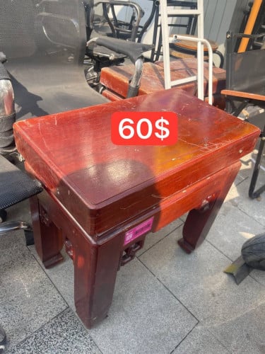 តុឈេីប្រណិត