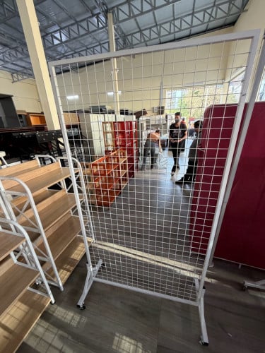 រនាំងថ្មី​