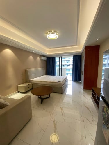 ខុនដូទឹកថ្លា