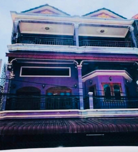 ផ្ទះពីរល្វែង ទំលាយធ្វើតែមួយ  លក់