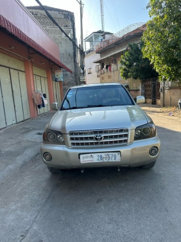 ឡានលក់ឆ្នាំ02ប៉ូងមួយV6