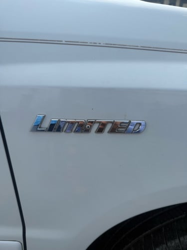 ឡានលក់ម្ចាស់ដេីមហ្សុីន 1ជុំ