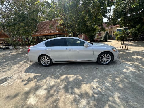 ឡានជិះផ្ទាល់ខ្លូន ឈ្មោះម្ចាស់ដេីមទី1 ឆ្នាំ06 បុង1 ហ្វូលពេញ ធានជូនឡានស្អាតអត់បុកអត់បះ