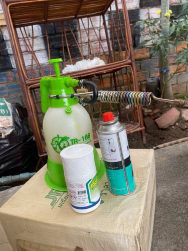 លក់ សំរាប់បាញ់ផ្សែងមូស 20$ (អស់ទឹកថ្នាំហើយ)