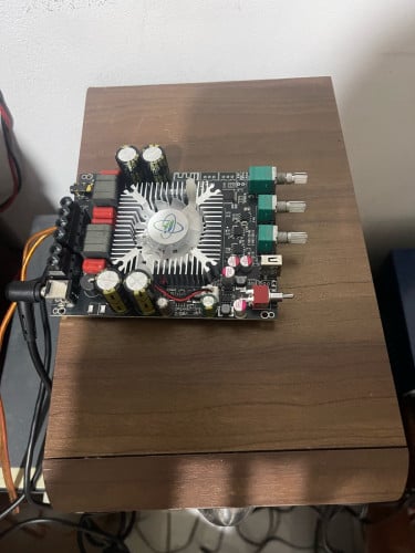 ឈុត amplified(200Wx2) និង Speaker pioneer