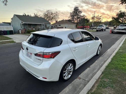 ឡានលក់ CT 200h full Premium​