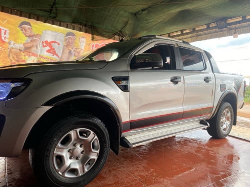 ឡានលក់ ford ranger XLT