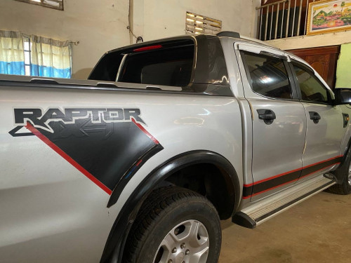 ឡានលក់ ford ranger XLT