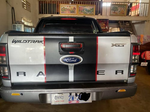 ឡានលក់ ford ranger XLT