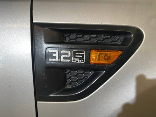 ឡានលក់ ford ranger XLT