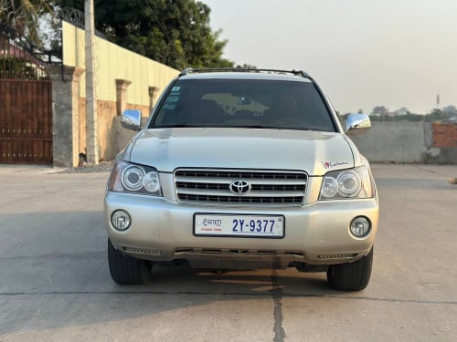 ឡានលក់ Highlander limited full  ឆ្នាំ2002 V6 ប៉ុង1 បើកដំបូល ពណ៌ទឹកមាស មេឡាន ក្នុងលឿង✅កៅអីចុច