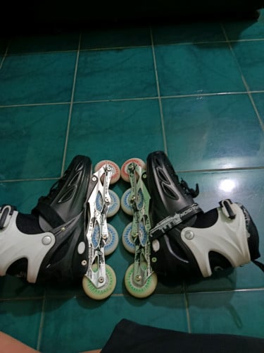 ស្បែកជើងស្គី papaison size 41-43 នៅស្អាតលក់ប្រញាប់