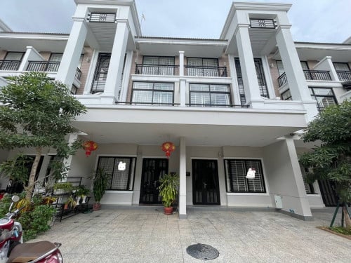 🏡 វីឡាកូនកាត់ LA សម្រាប់លក់