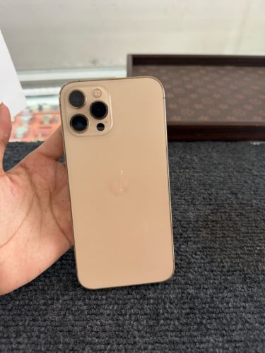 12ProMax 256G ស៊ីនទាំងអស់ដូរថ្មមួយ