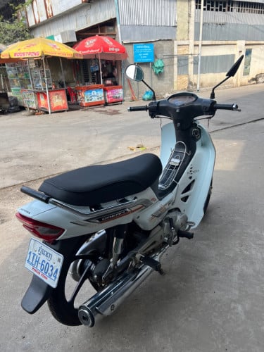 2020 ពណ៌​ស​ សំណុំ​ លក់$1350