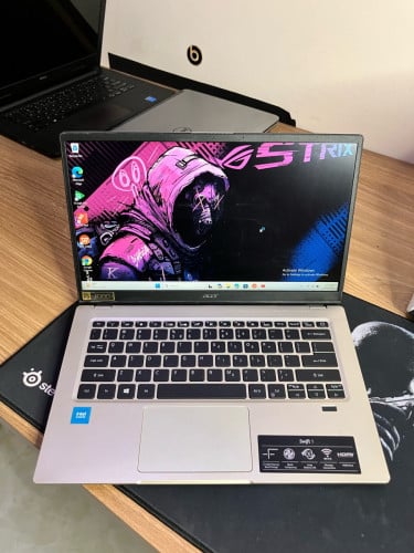 2021 Acer Swift 1 / CPU Celeron / RAM 4GB / M.2 SSD256G / Display FULLHD 14inch / 3hour