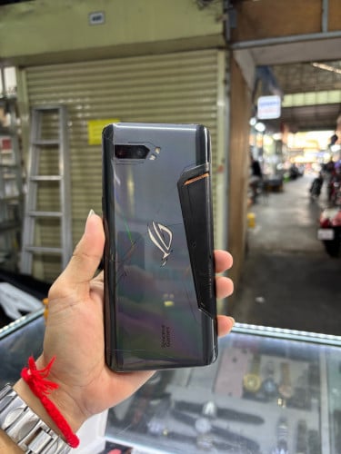 ASUS Rog2 128G Ram8G Sim2 Global សានុំស្រុីនបែកខ្នង