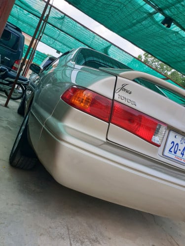 CameryXLEបើកដំបូល