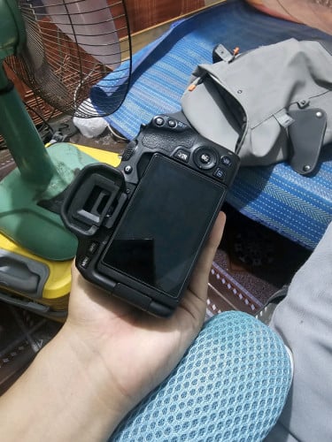 Canon 200D mark 2 with lens 50mm 1.8