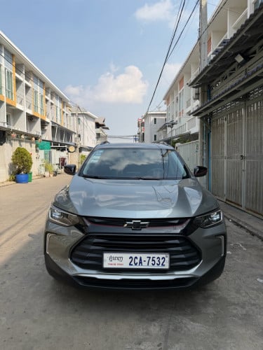 Chevrolet Trackers2023Full ឡានកម្មុង់ខ្លាញ់គោ សោរ2គ្រាប់ បិតស្កុត1ជុំ ឡានស្អាតមិនបាញ់សូម្បីតែកាង