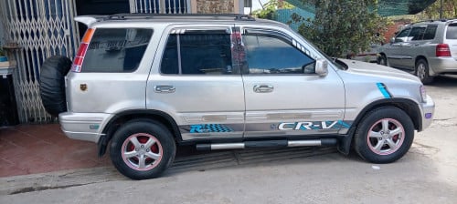 CRV98ឡានអ្នកជិះ លេងហើយស្អាត