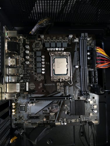 i5 12400F H610M GIGABYTE