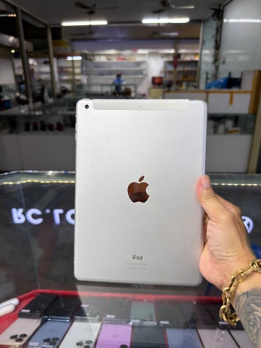 iPad Air TH/A Silver Sim&WiFi HD32GB Phone Condition 97% , ម៉ាស៊ីនសានុំ