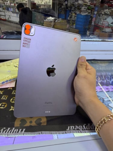iPad Pro 11Ah M2 256G wifi ស្អាតដូចថ្មី 100%