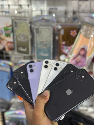 iPhone 11 មាន64G 128G ស្កែនខ្លះអត់ស្កែនខ្លះអេក្រង់Zinខ្លះ លក់ទាំងអស់