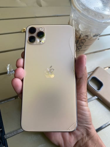 iPhone 11 Pro Max ចង់វ៉ៃដូរហូវៃ
