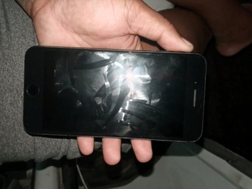 iphone 7 Plus 128G លក់ 30$ ដាច់