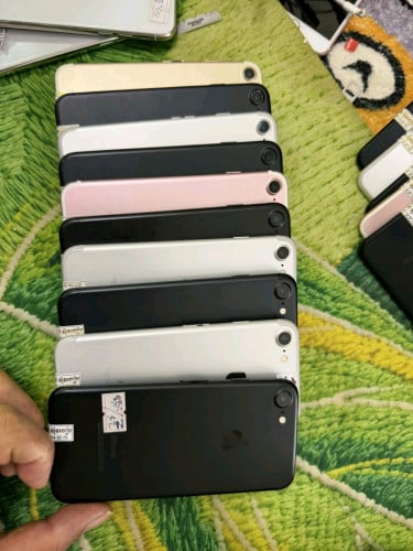 Iphone 7G 64G អោយកូនលេងកូនរៀនបានលក់25$