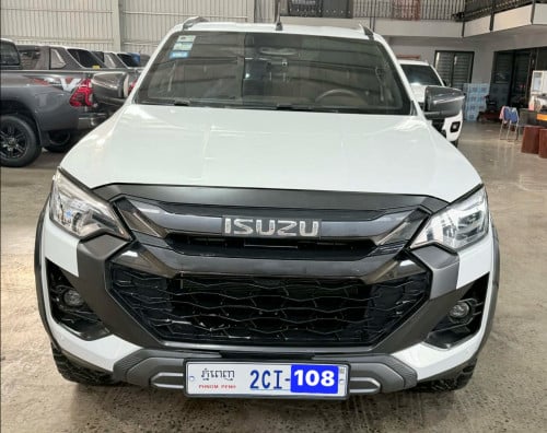 Izuzu V-cross 2025Full option ថ្នាំសុីន100%ចូលតាមក្រុមហ៊ុន