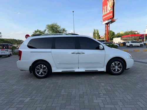 Kia carnival 2013full option