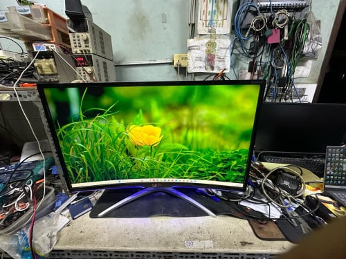 LCD AOC gaming monitor 32” 160$